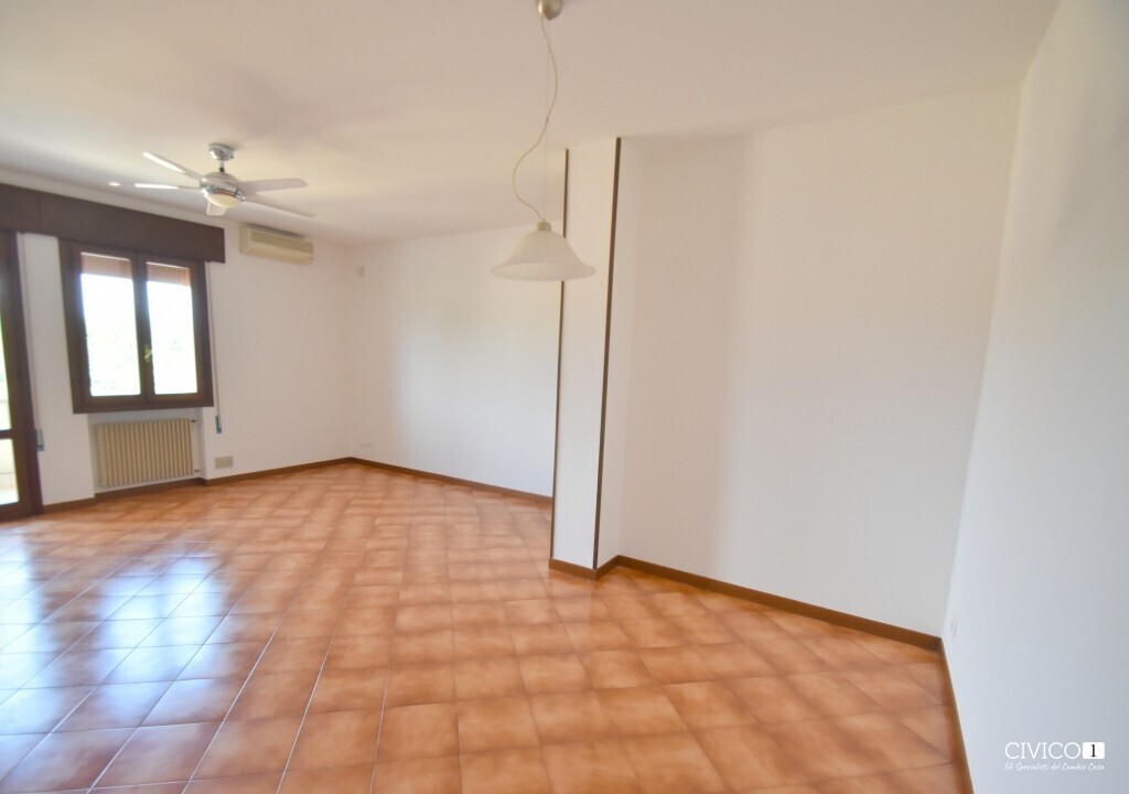 Appartamento con terrazzi in via pr� spineo 21, Torri di Quartesolo