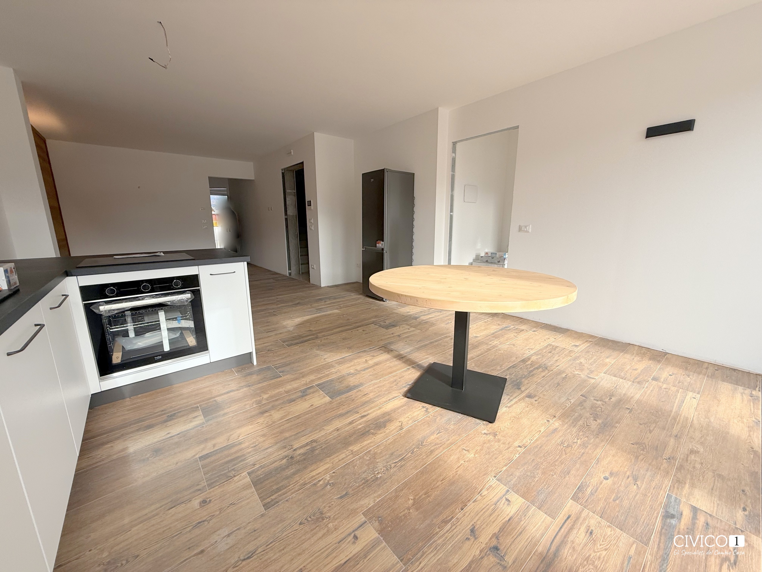 Trilocale con terrazzo in largo odegar 16, Asiago