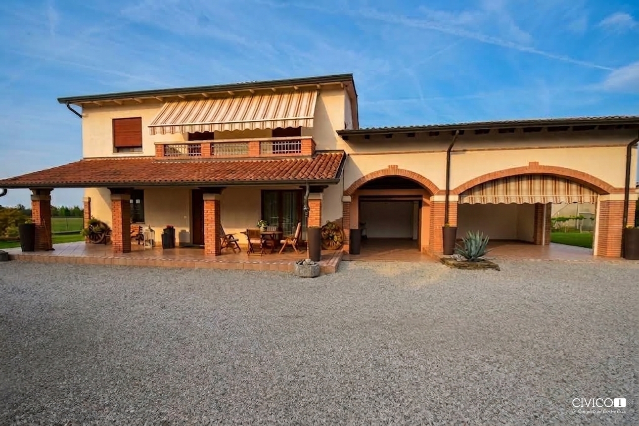 Casa indipendente con giardino in via chiesa rampazzo 1, Camisano Vicentino