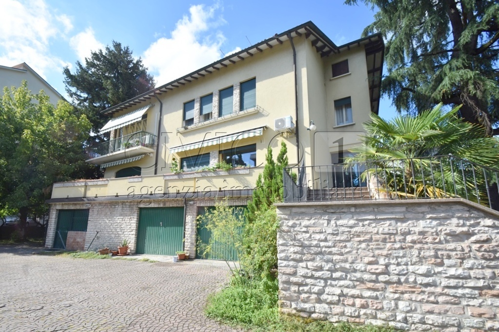 Casa indipendente in affitto con giardino a Vicenza a 2700€ al mese in via ambrogio fusinieri 43 – san andrea, 8 locali, 250 mq #finsubito richiedi mutuo fino 100%