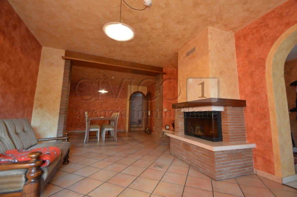 Casa indipendente con giardino in via brazzolaro, Nanto