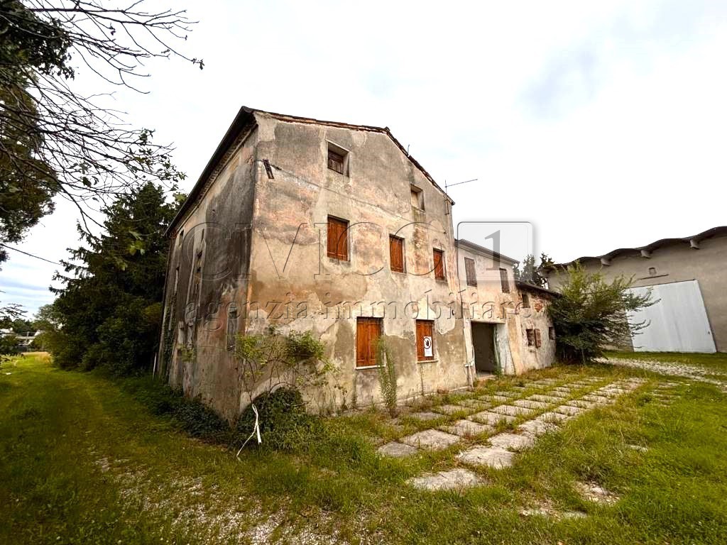 Rustico con giardino in via cimitero 4, Campodoro