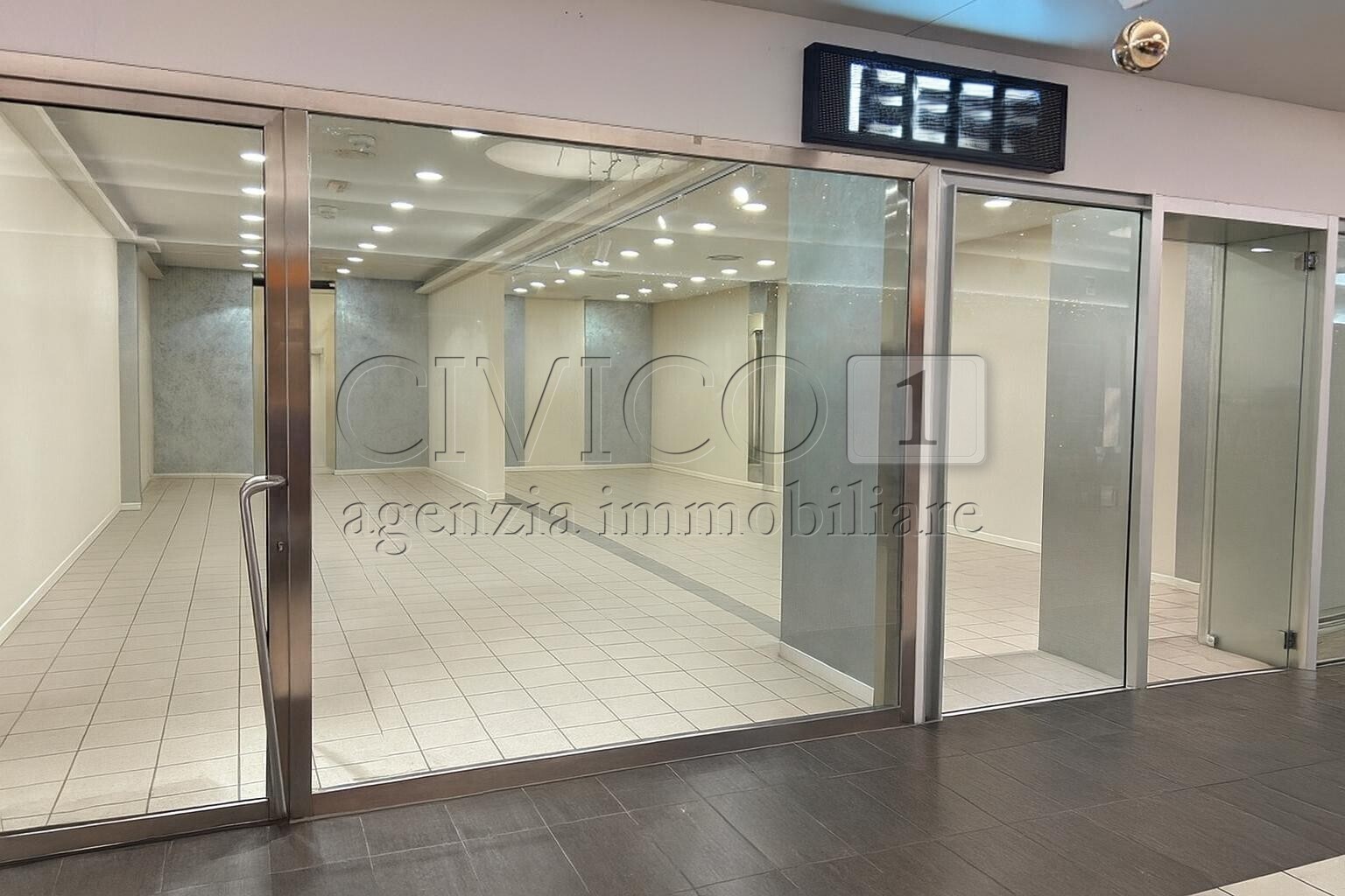 Locale commerciale in vendita in via pola 20, Torri di Quartesolo