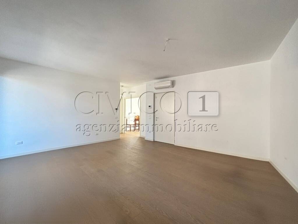 Appartamento con terrazzi in via domenico meschinelli 71, Vicenza