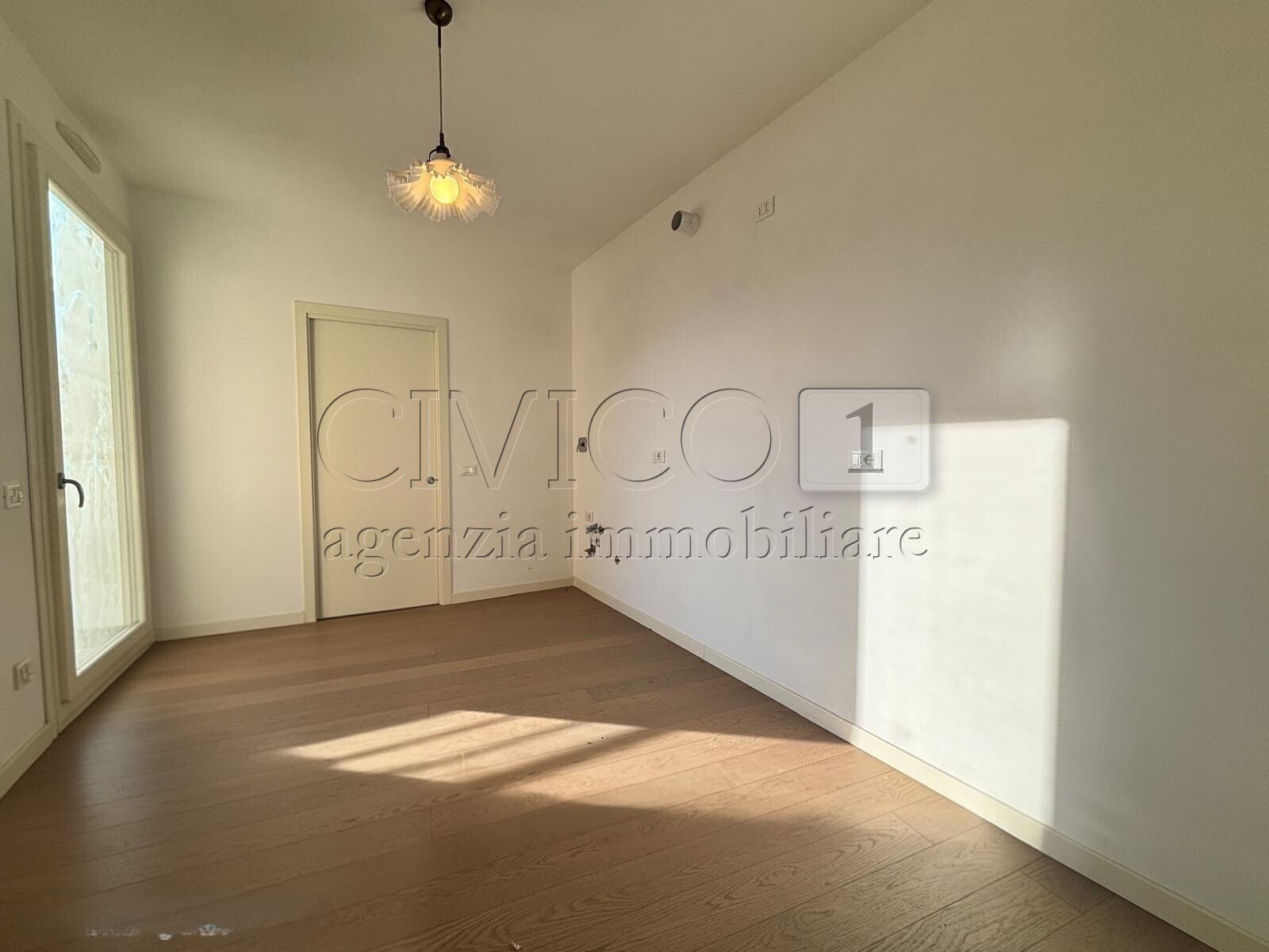 Appartamento con terrazzi in via domenico meschinelli 71, Vicenza