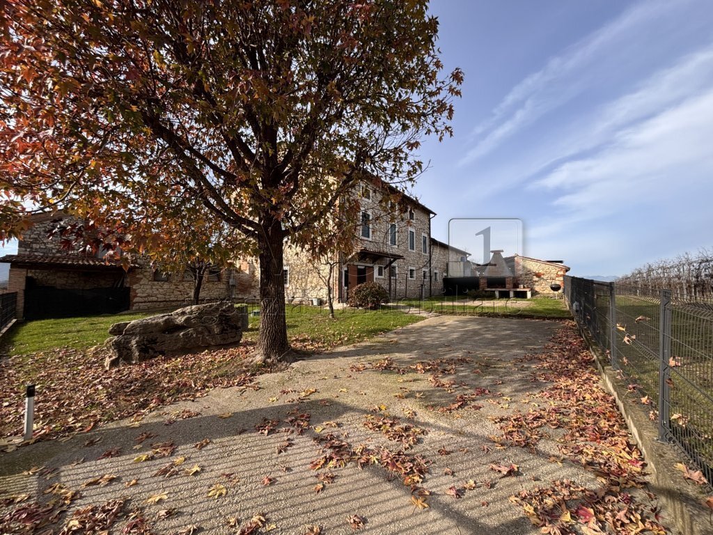 Rustico con giardino in via ghizzole 14, Montegalda