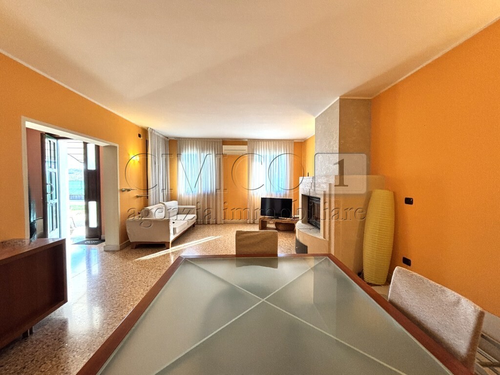 Casa indipendente con giardino in via ore 7, Barbarano Mossano