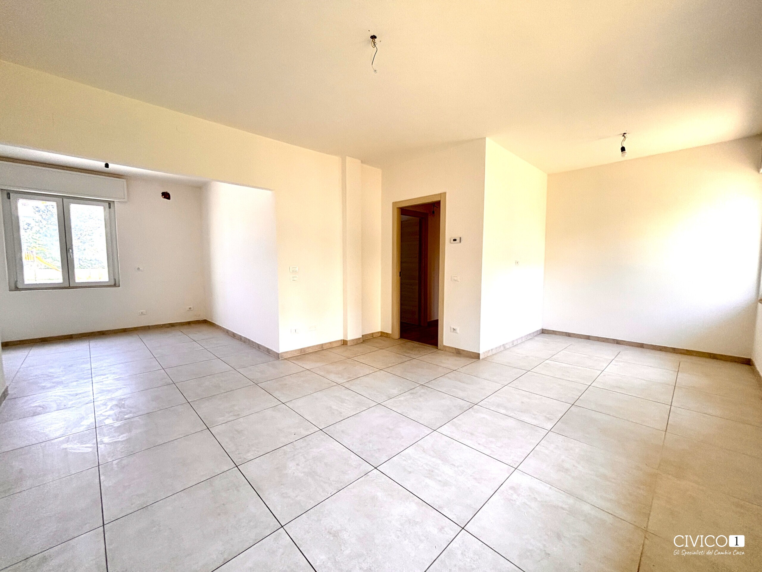 Quadrilocale con box in via piave 23, Castegnero