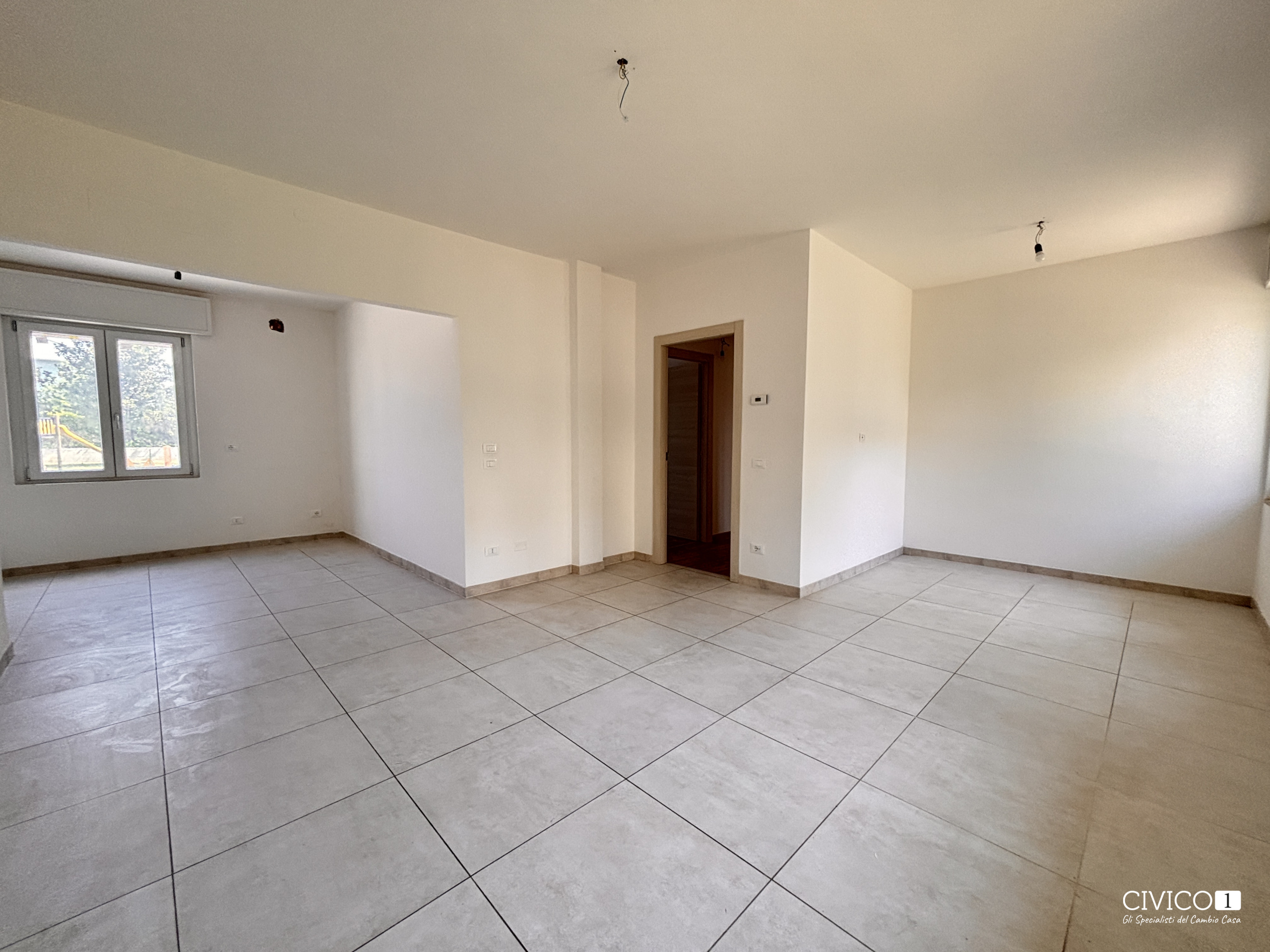 Quadrilocale con box in via piave 23, Castegnero