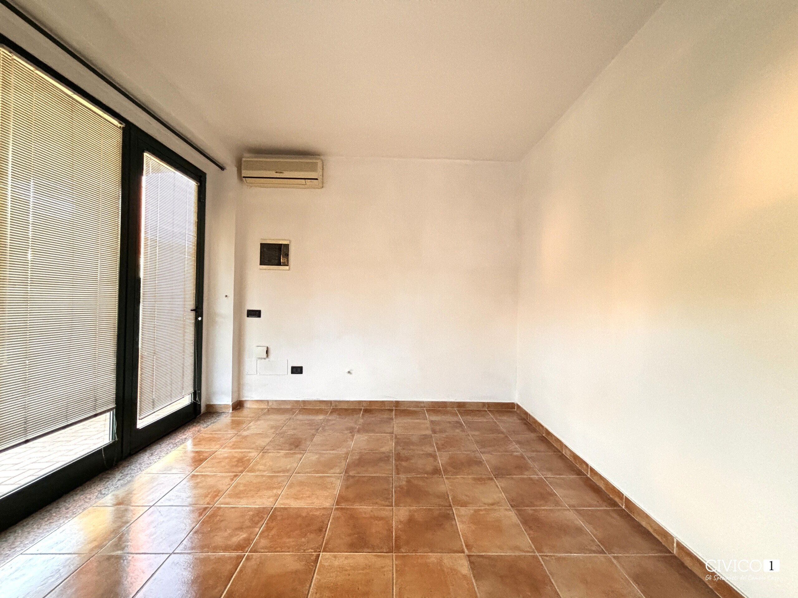 Casa indipendente con giardino in via degli eroi 28, Castegnero