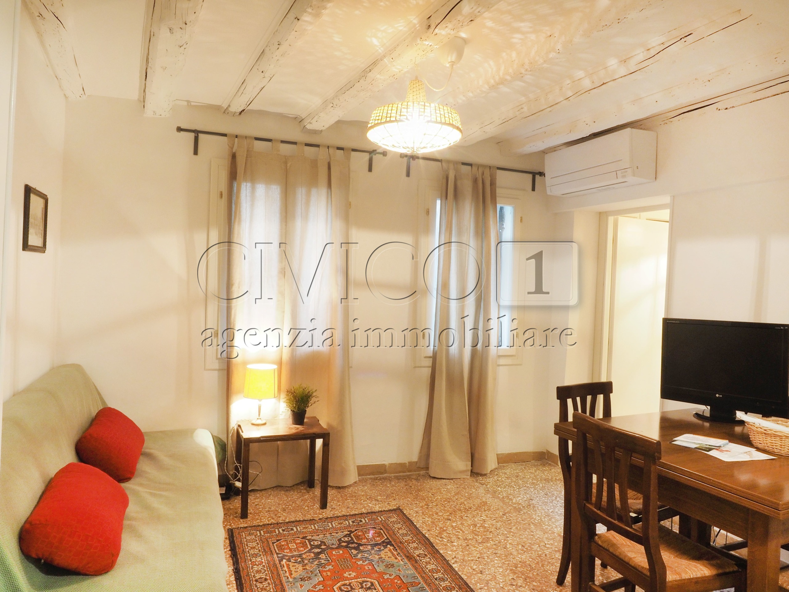 Quadrilocale in affitto in campo del gheto novo, Venezia