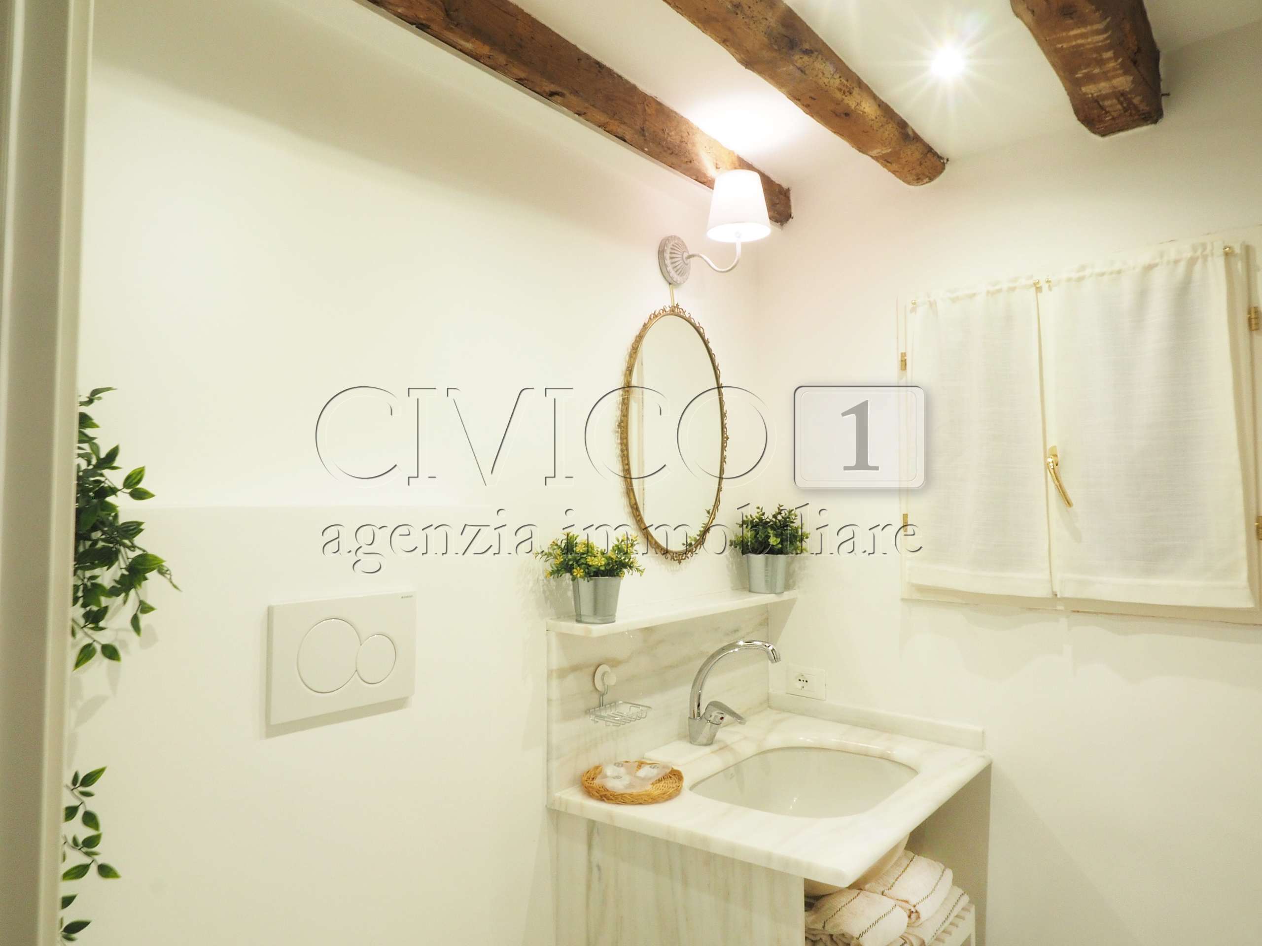 Quadrilocale in affitto in campo del gheto novo, Venezia