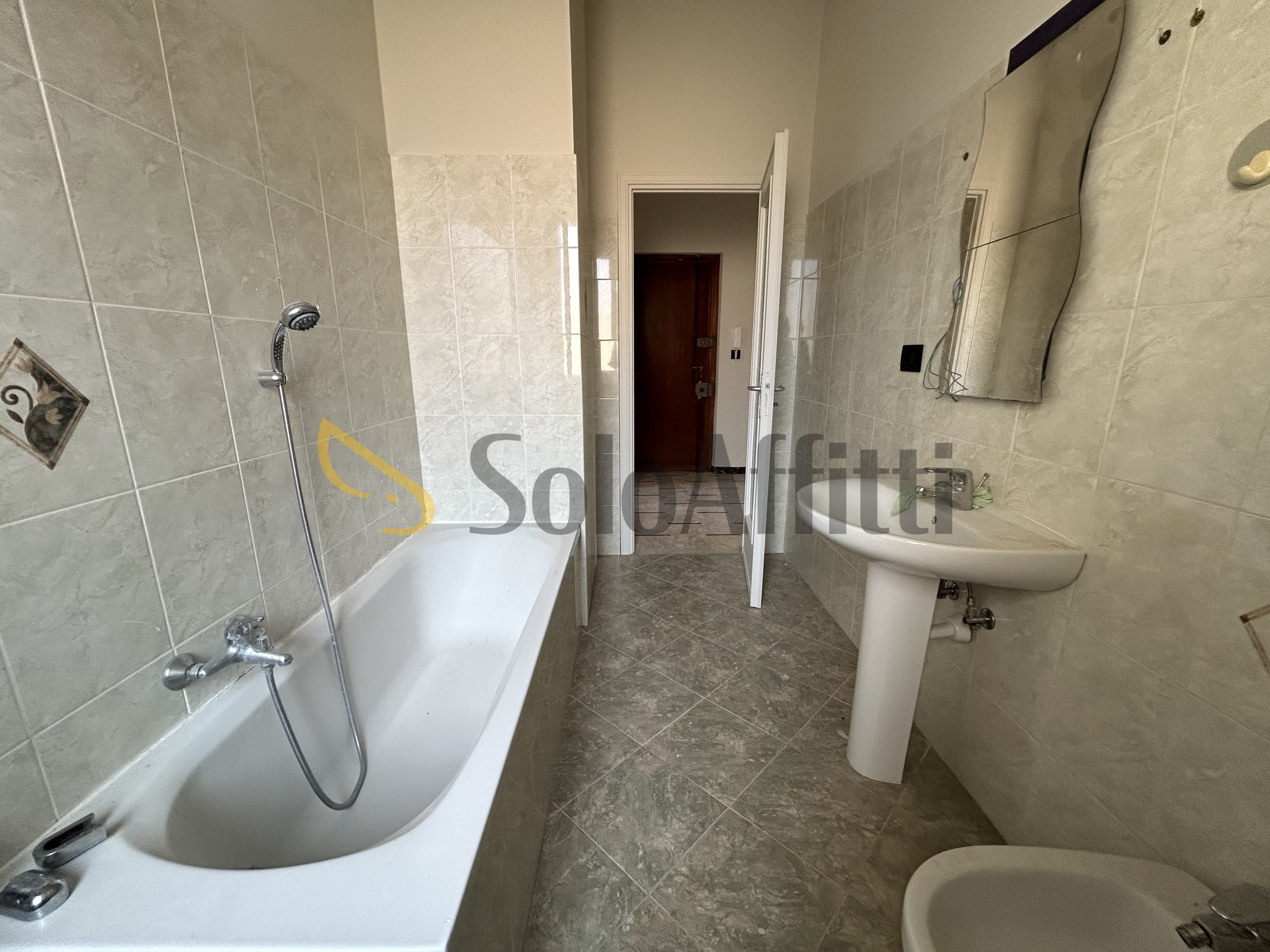 Trilocale con giardino in via juvarra 4, Collegno