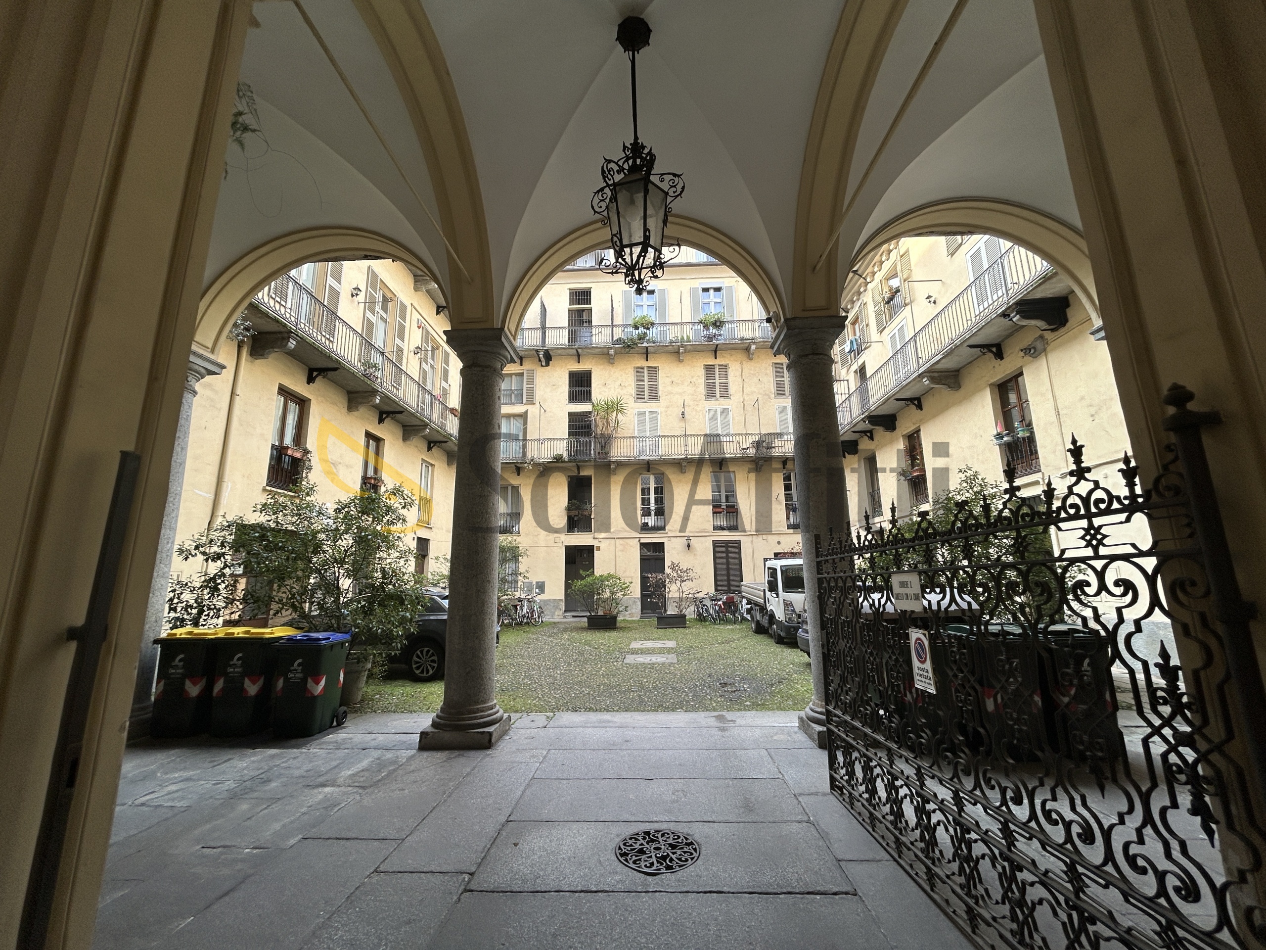 Locale commerciale in affitto, Torino quadrilatero romano