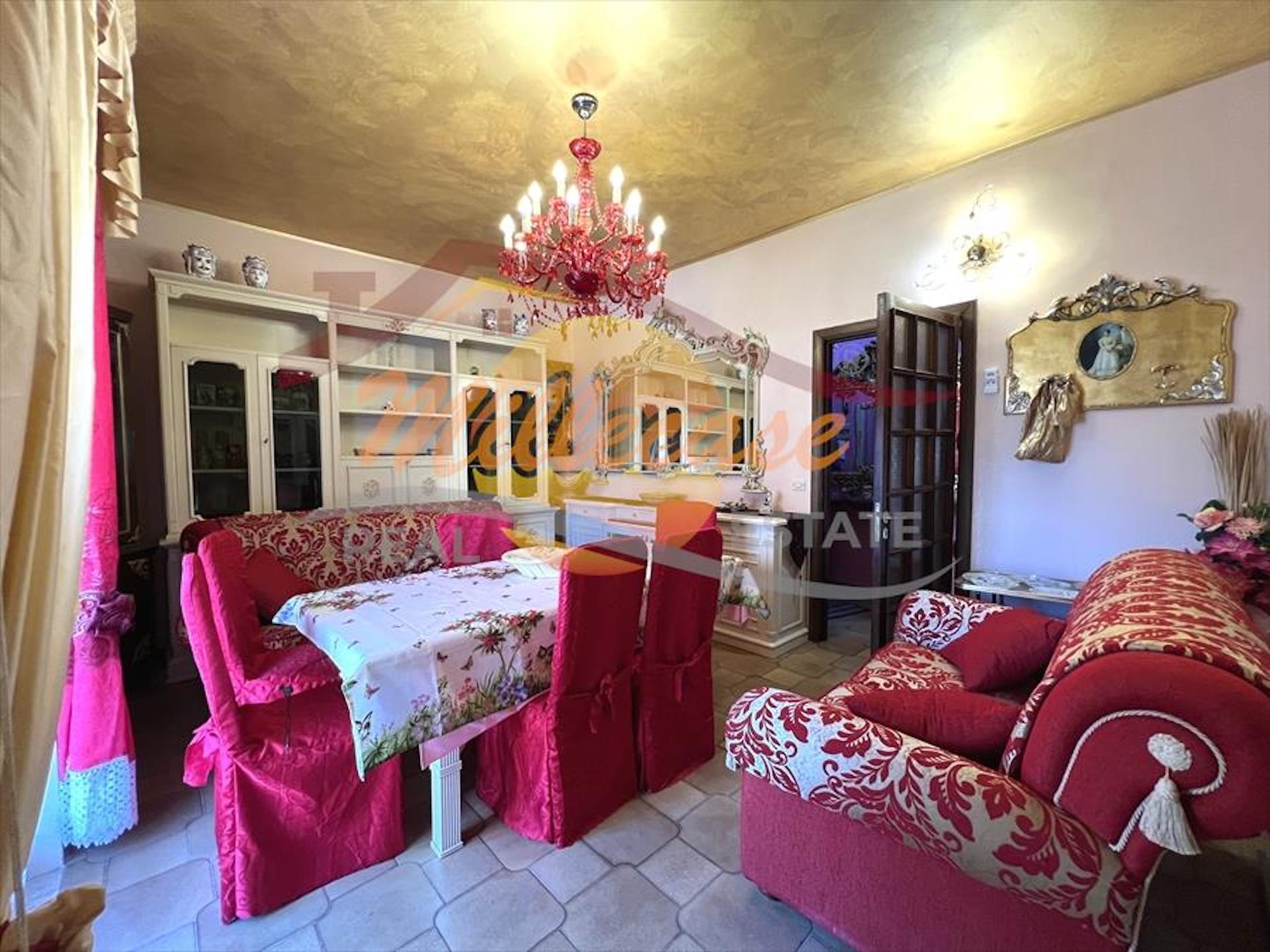 Appartamento con box in viale dei comuni, Siracusa