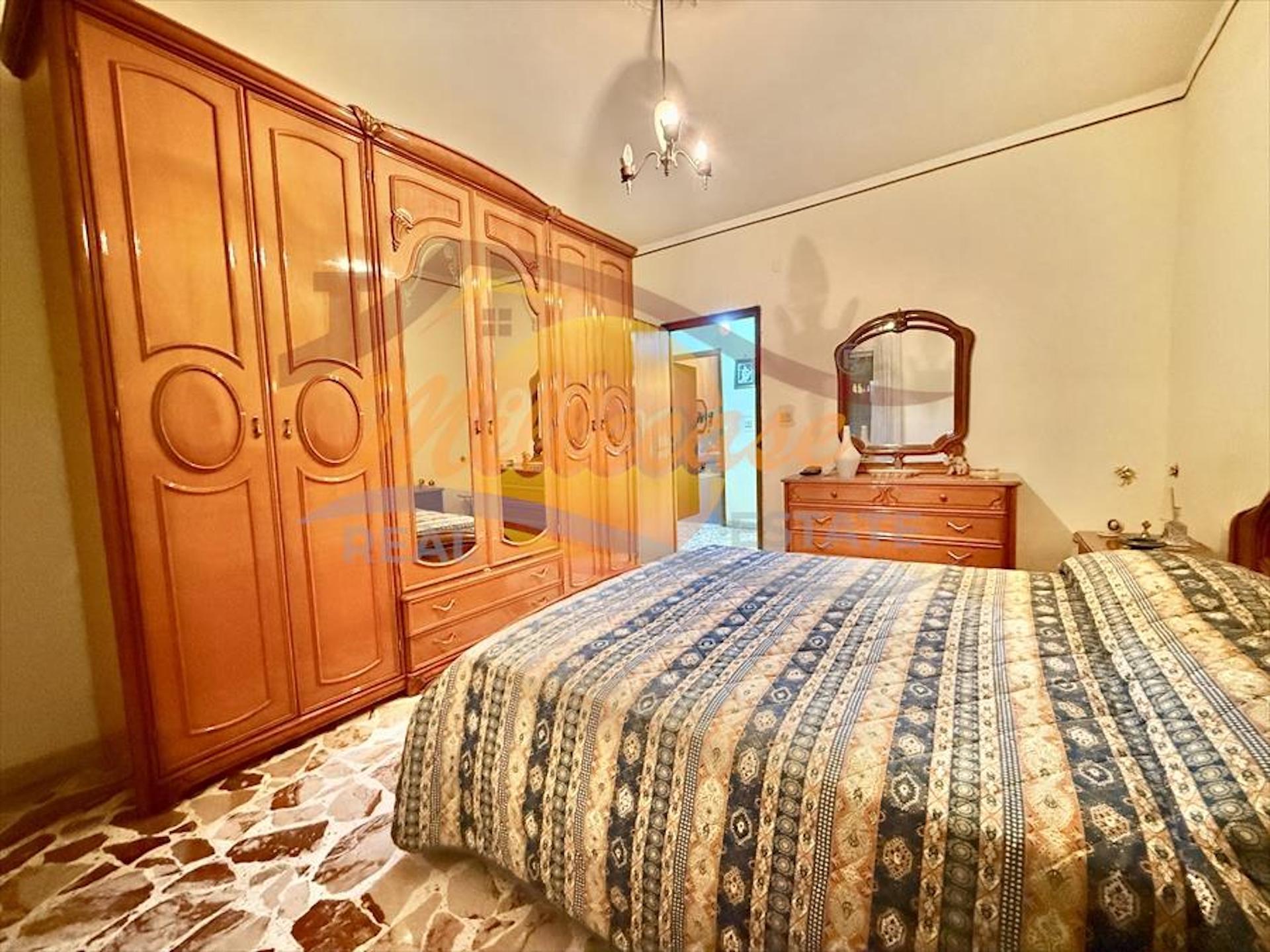 Appartamento con terrazzo in via filisto, Siracusa