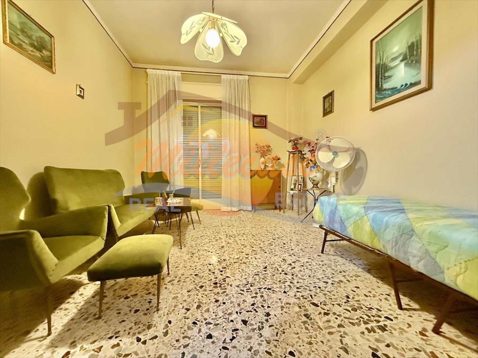 Appartamento con terrazzo in via filisto, Siracusa