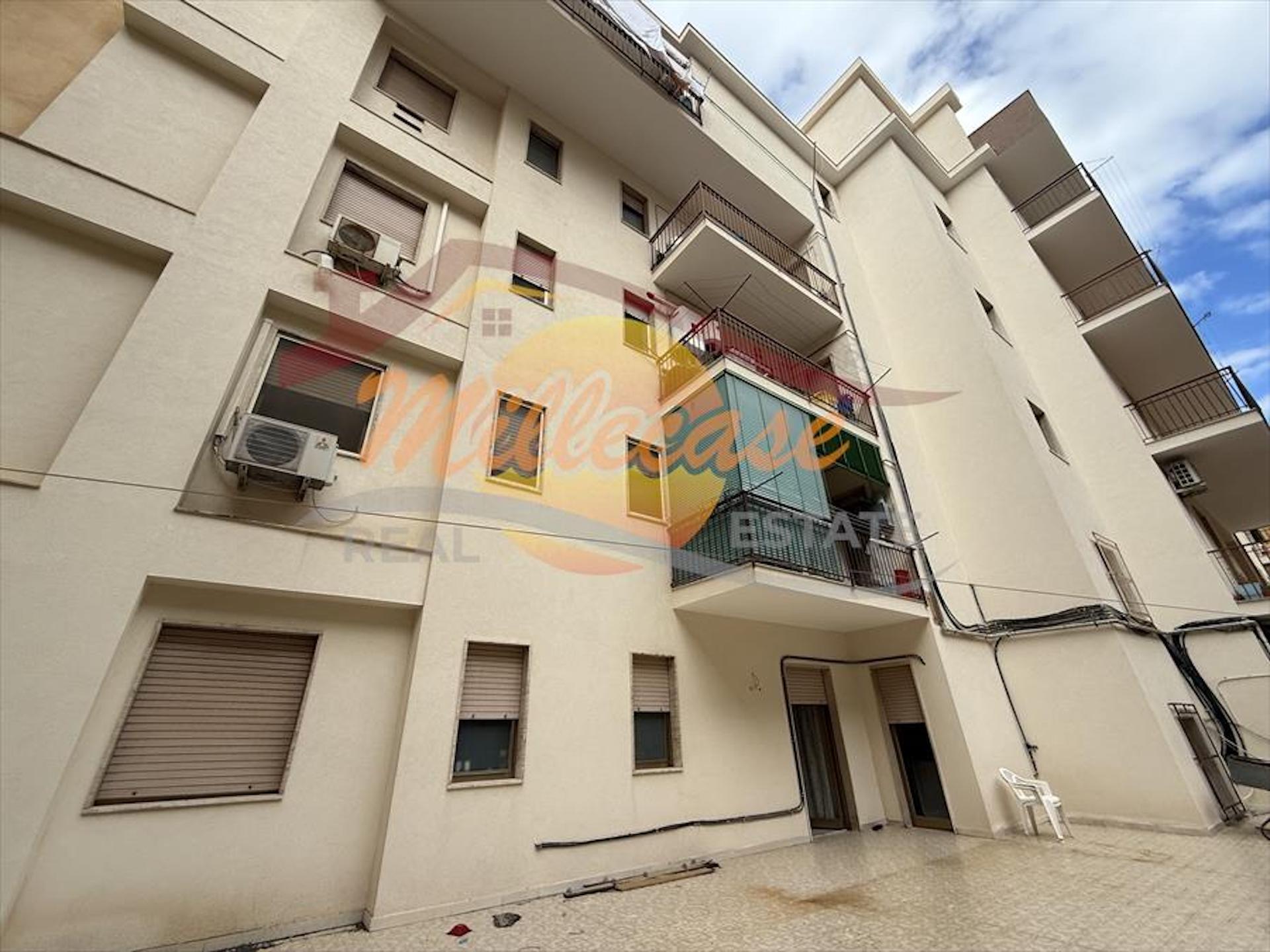 Appartamento con terrazzo in viale zecchino, Siracusa