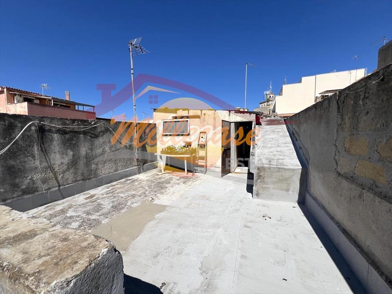 Casa indipendente con terrazzo in via plebiscito, Siracusa