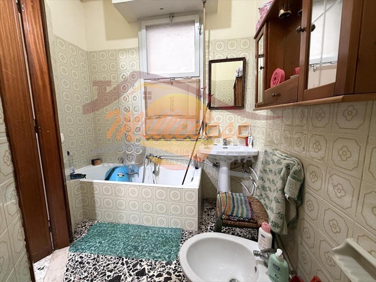 Trilocale con terrazzo in corso gelone, Siracusa