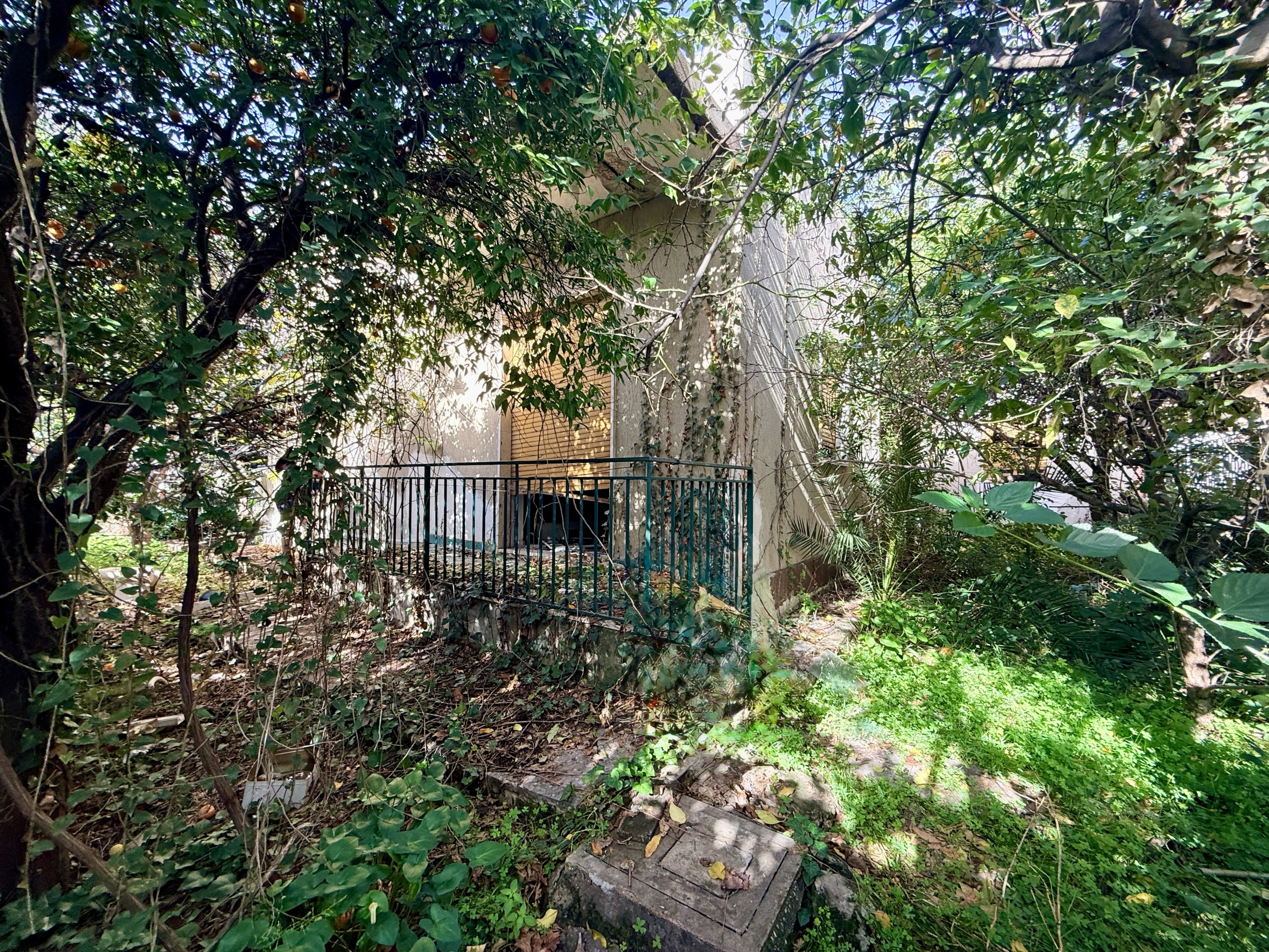 Villa da ristrutturare in viale scala greca, Siracusa