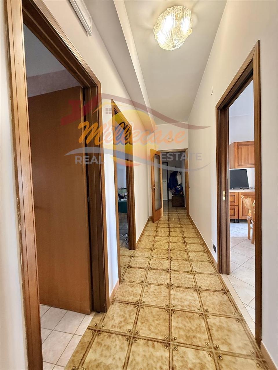 Appartamento con terrazzo in viale tica, Siracusa