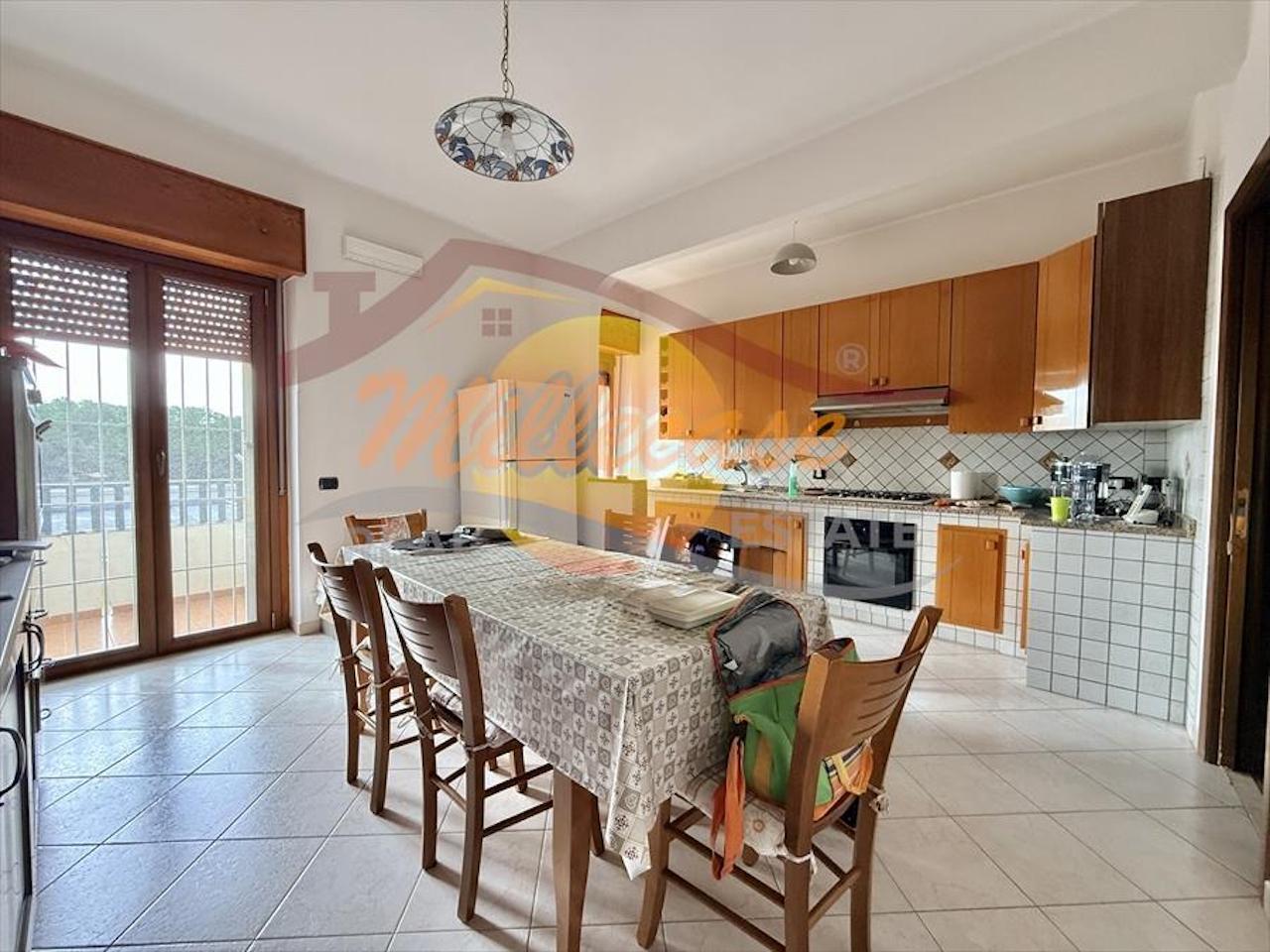 Appartamento con terrazzo in viale tica, Siracusa