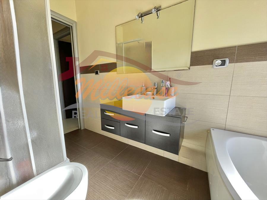 Trilocale vista mare in via lazio, Siracusa