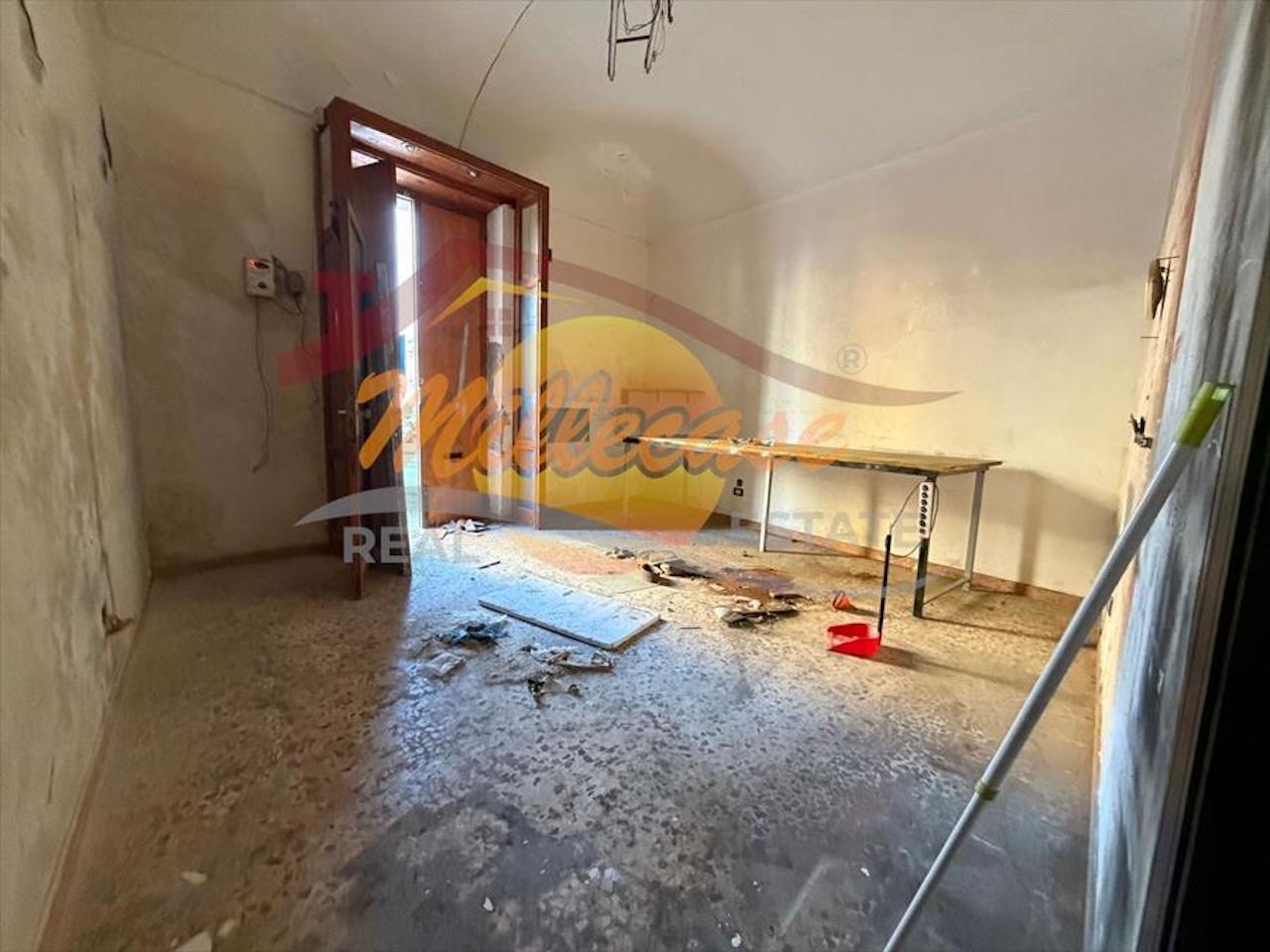 Bilocale da ristrutturare in via piave, Siracusa