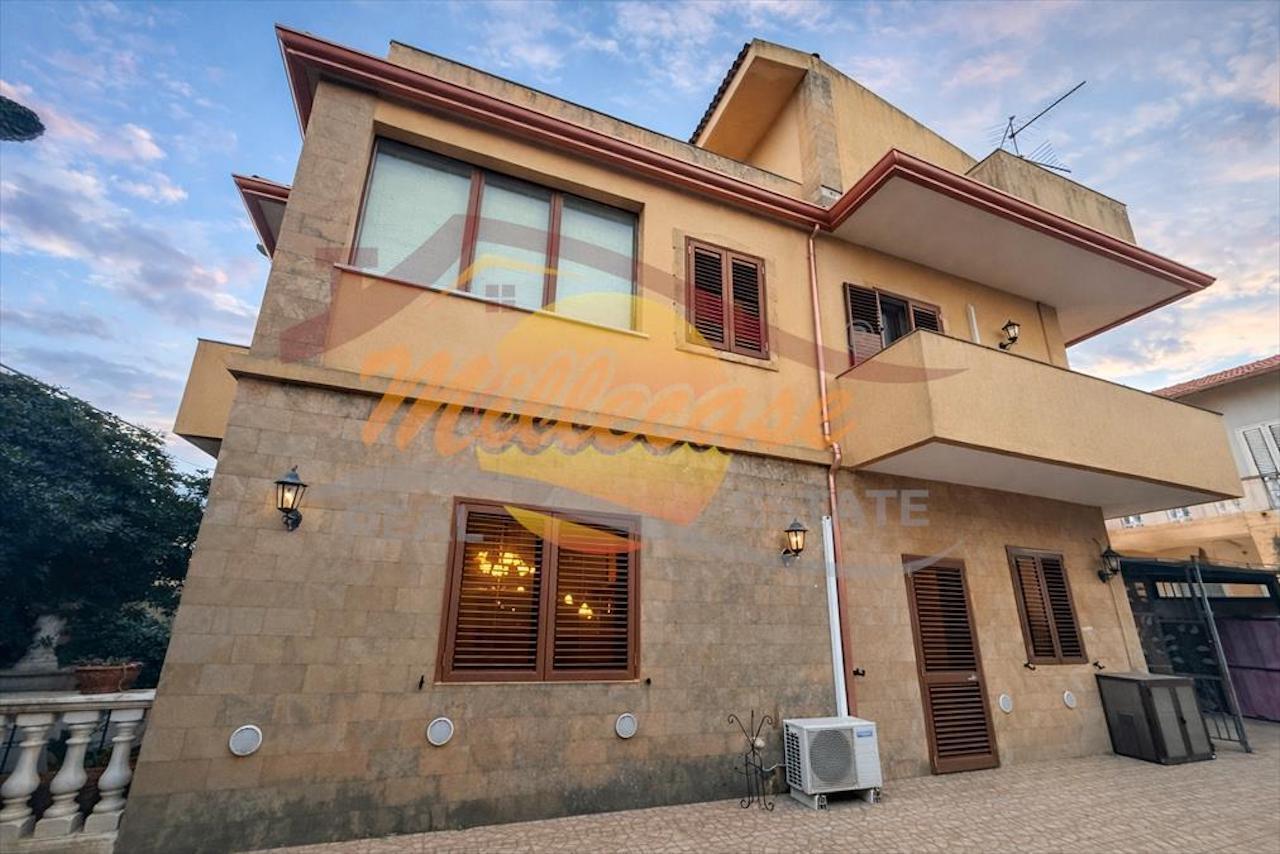 Casa indipendente con giardino in via rimini, Siracusa