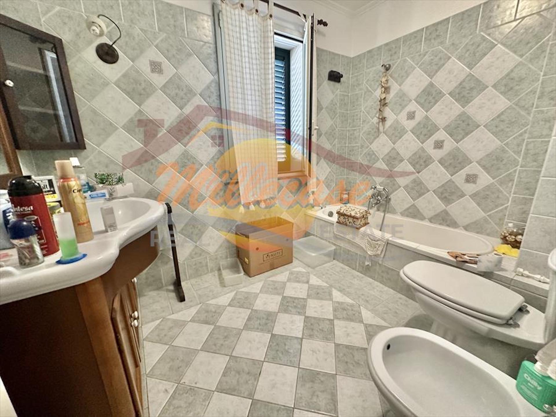 Quadrilocale con terrazzo in viae epipoli, Siracusa