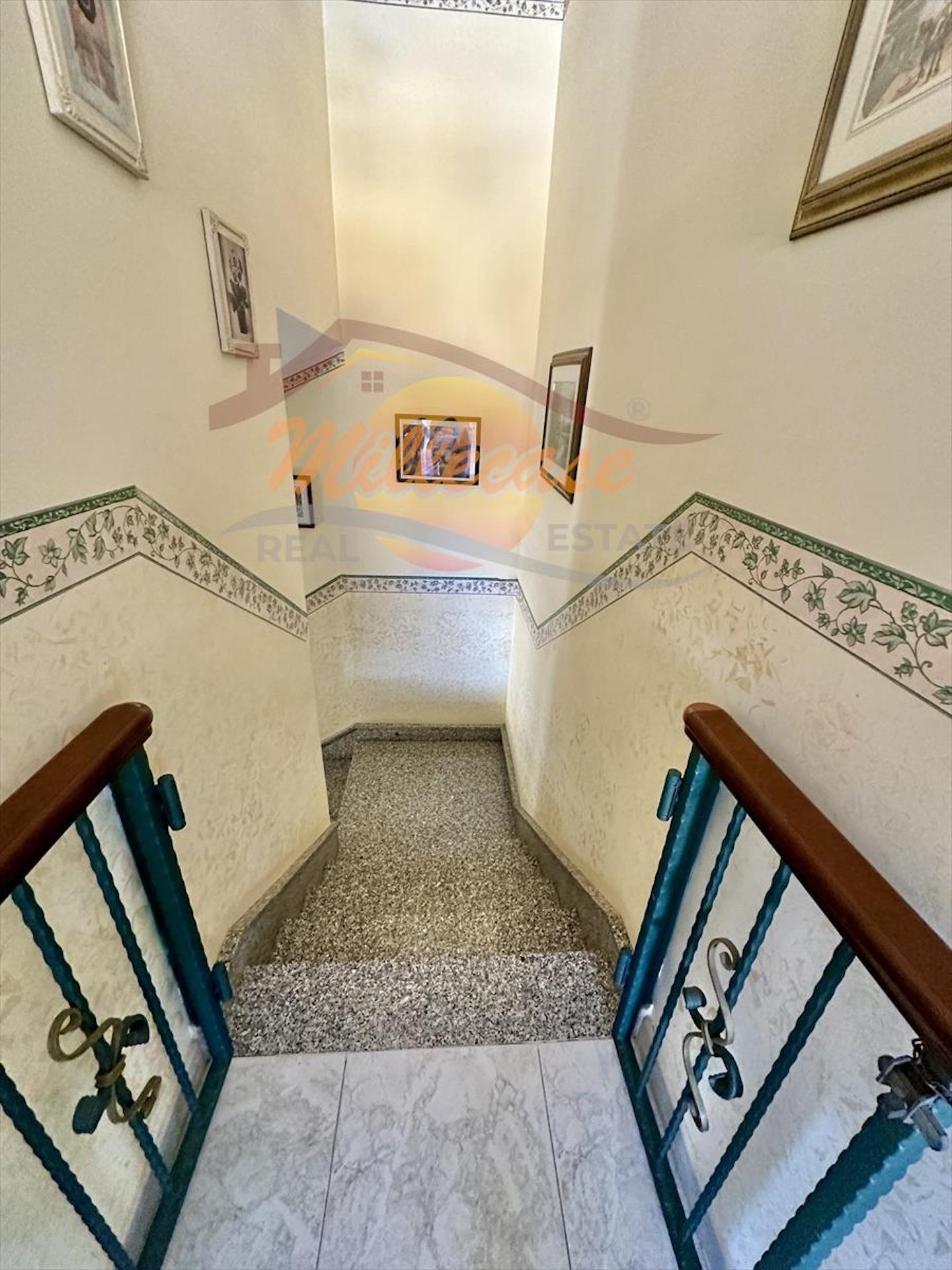 Quadrilocale con terrazzo in viae epipoli, Siracusa