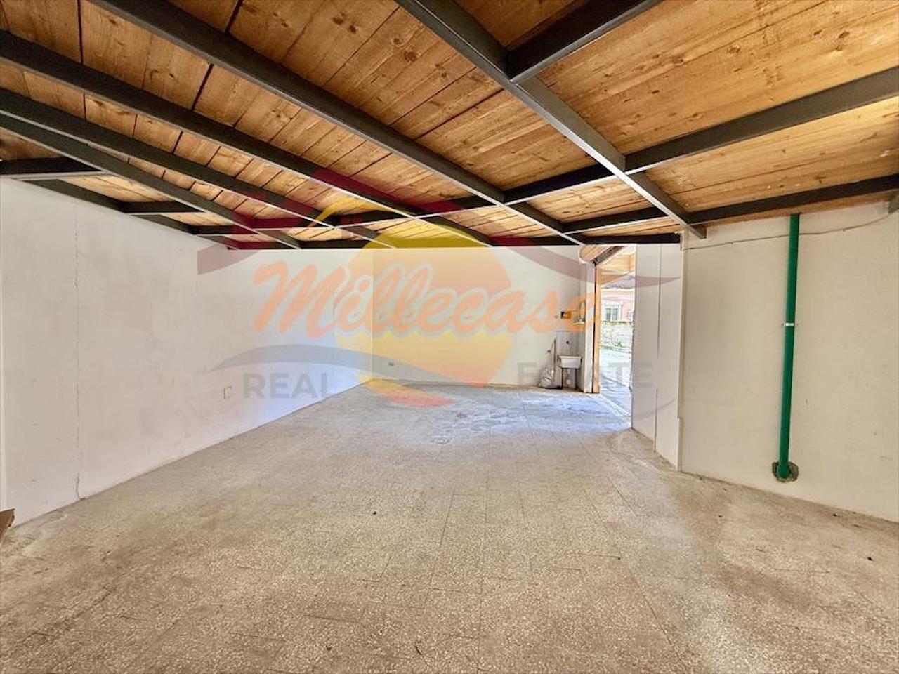 Box/Garage 35mq in vendita in viale tica, Siracusa