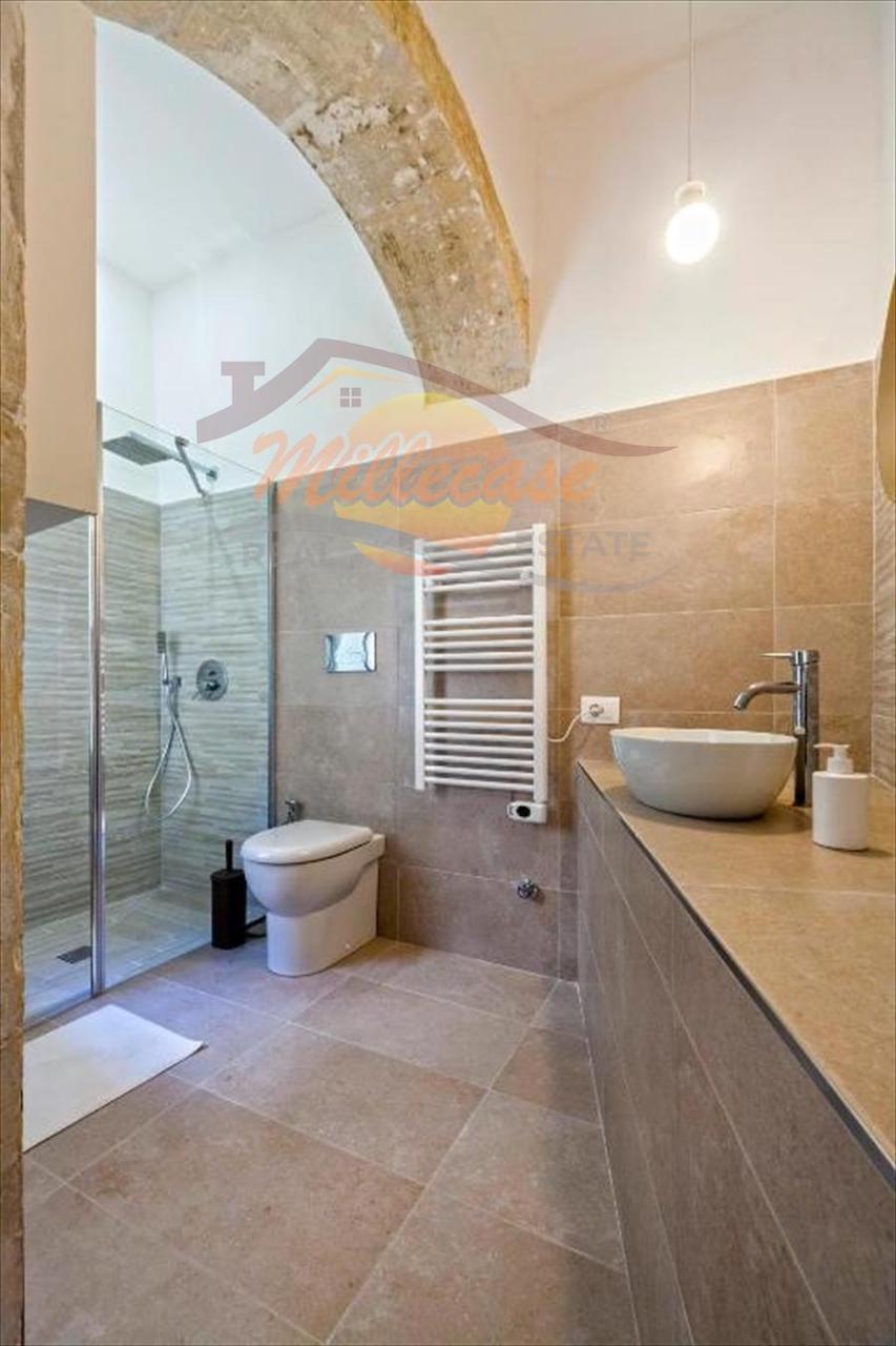 Bilocale ristrutturato in via saverio landolina, Siracusa