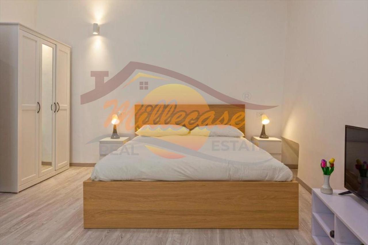 Bilocale ristrutturato in via saverio landolina, Siracusa