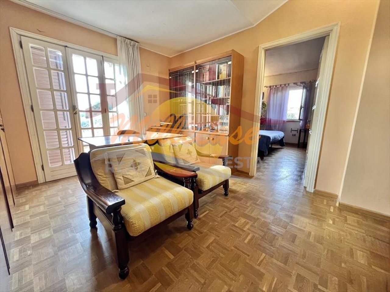 Casa indipendente con giardino in via priamo, Siracusa