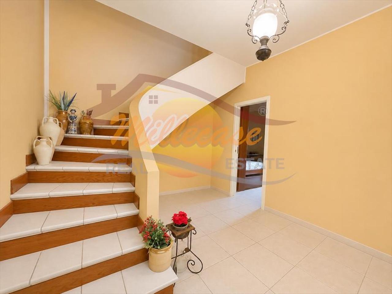 Casa indipendente con giardino in via priamo, Siracusa