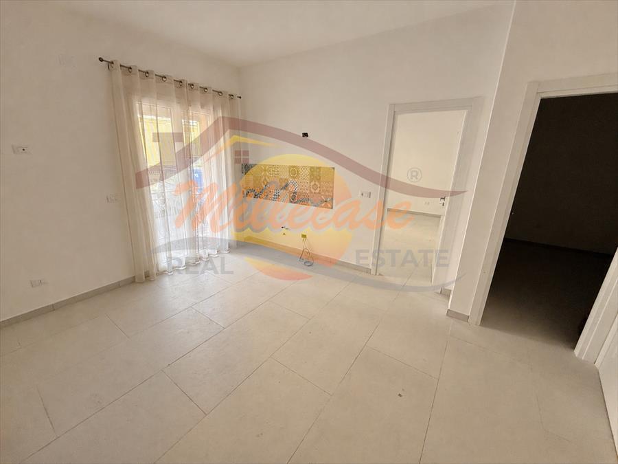 Trilocale ristrutturato in via monte bianco, Siracusa
