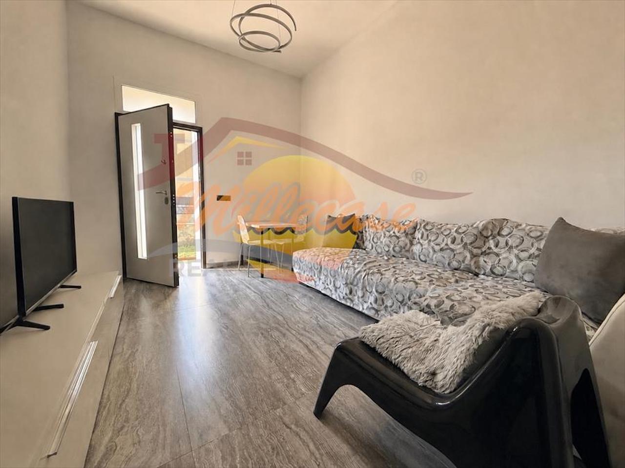 Villa con giardino in viale scala greca, Siracusa