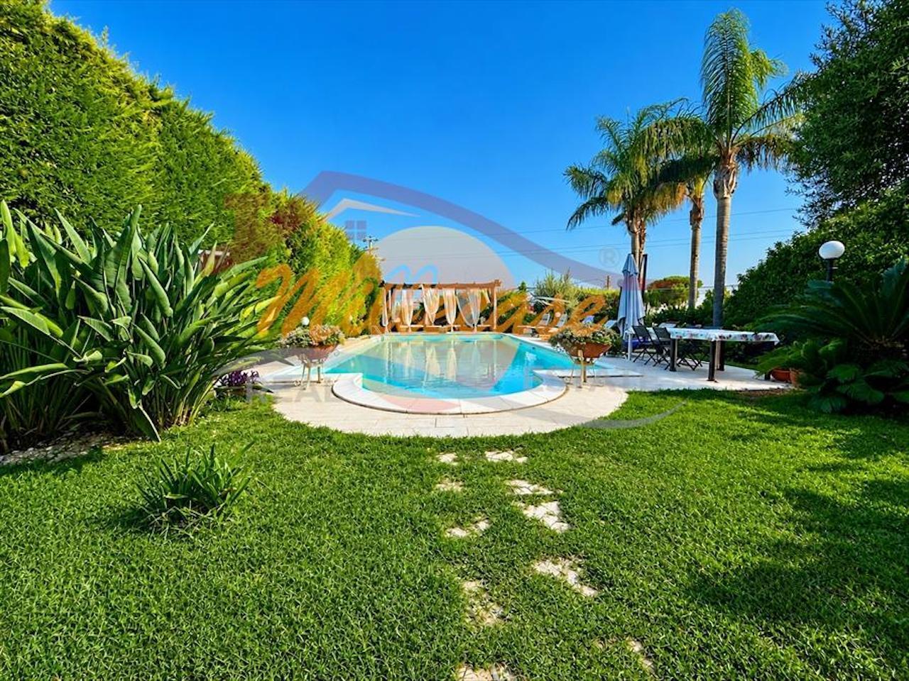 Casa indipendente con giardino in traversa sinerchia, Siracusa