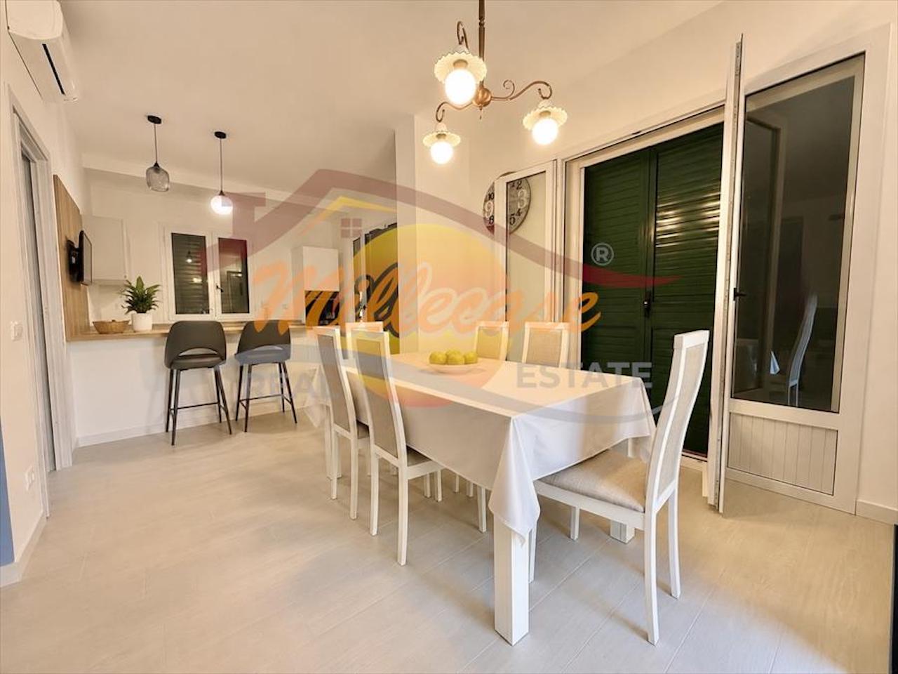Villa con giardino in via mer nero, Siracusa