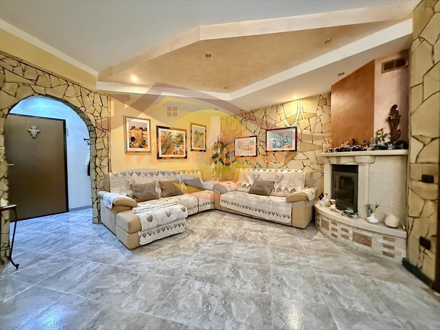 Appartamento con giardino in traversa cannarella, Siracusa