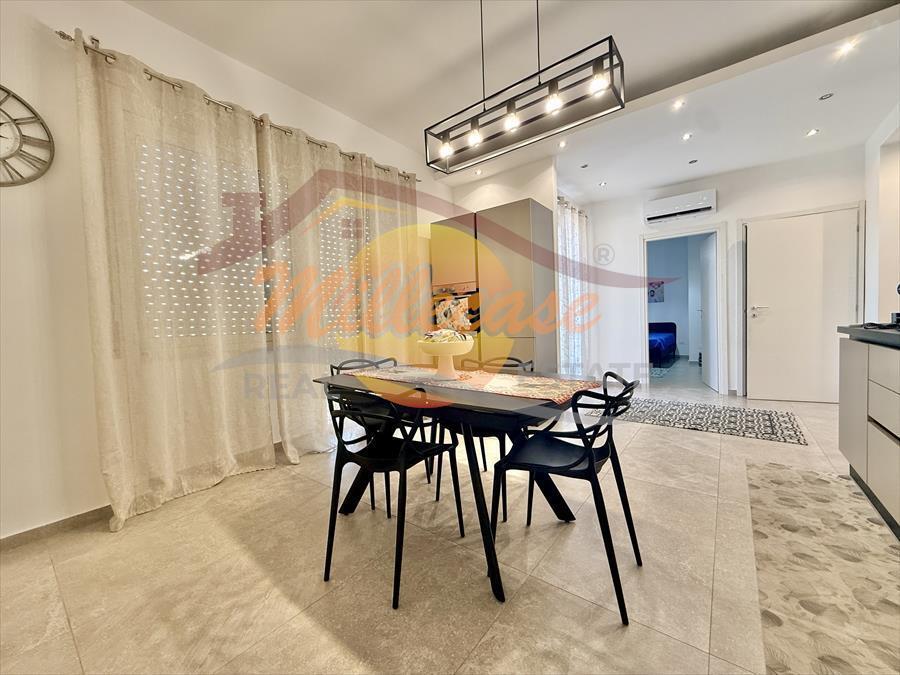 Quadrilocale ristrutturato in viale dei comuni 121, Siracusa