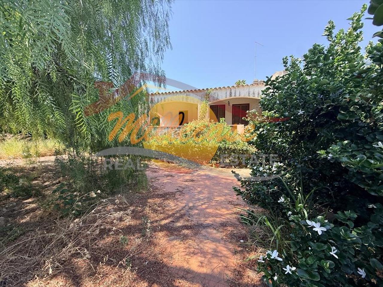 Villa con giardino in via tersicore, Siracusa