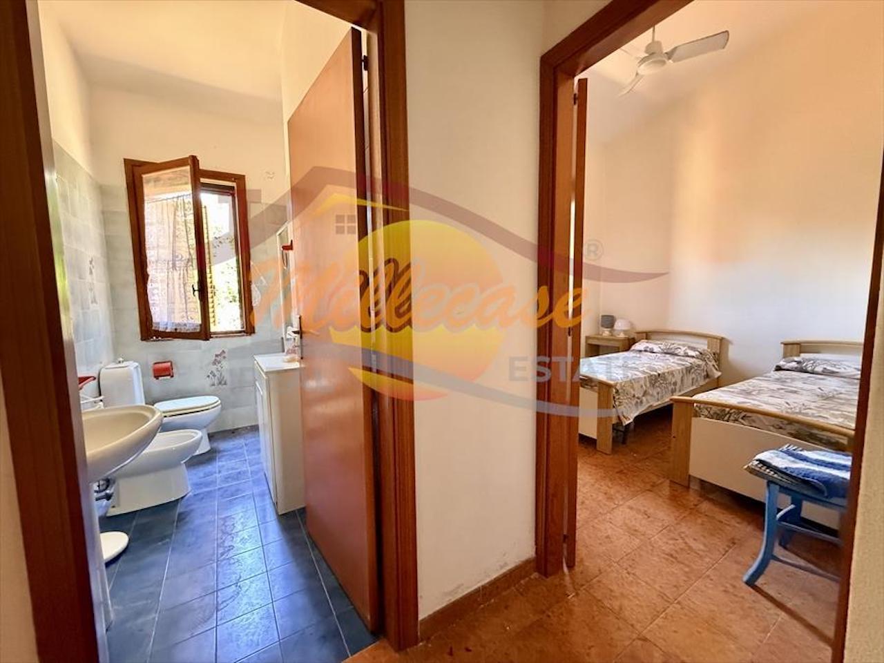 Villa con giardino in via tersicore, Siracusa