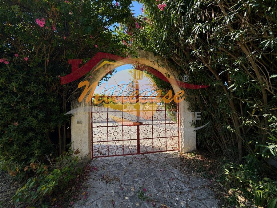 Villa con giardino a Siracusa