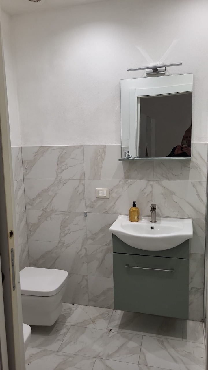 Monolocale ristrutturato in via salomone, Siracusa