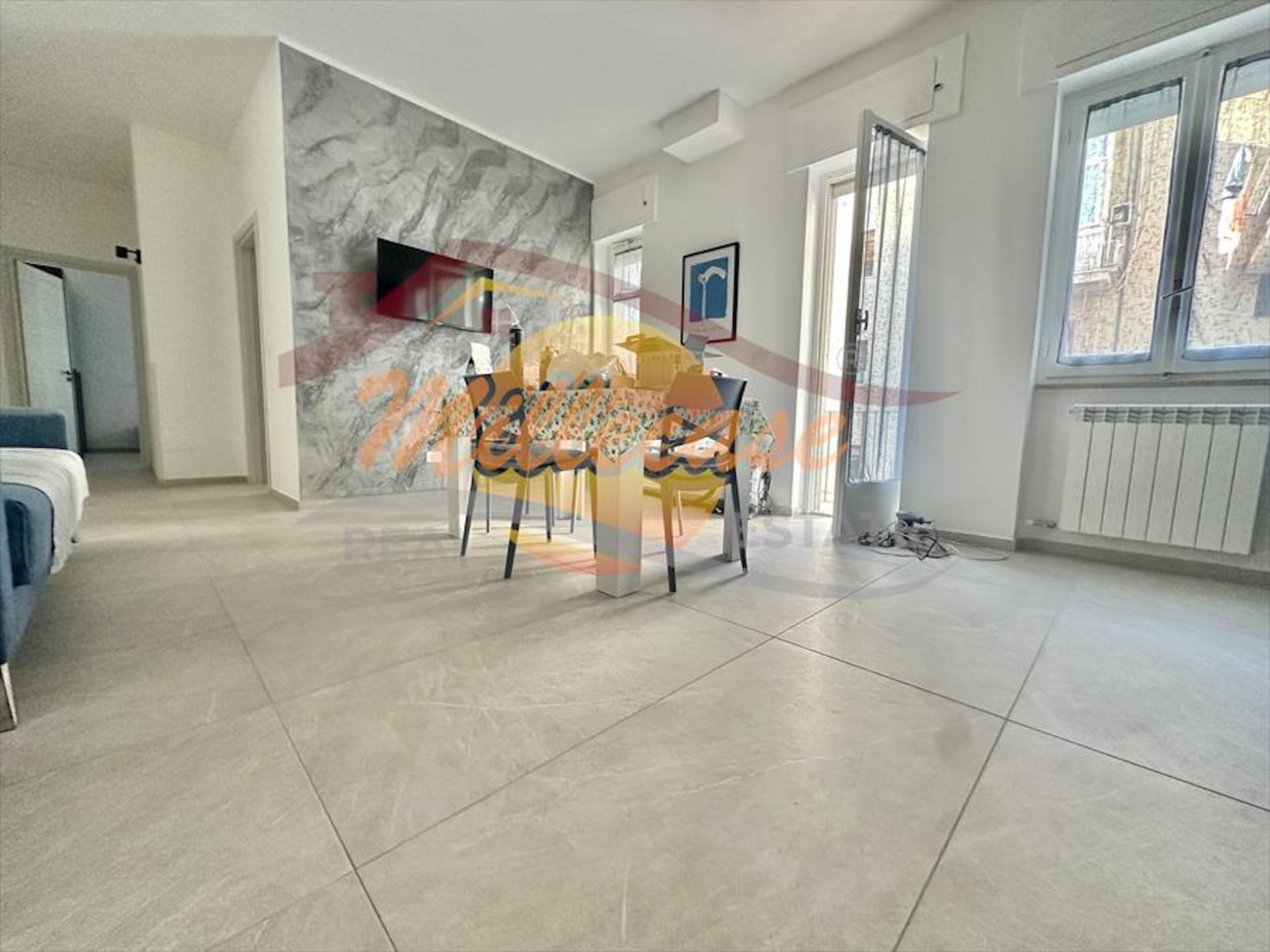 Trilocale ristrutturato in via adige, Siracusa