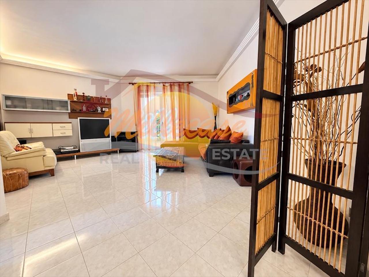 Appartamento con box in viale scala greca, Siracusa