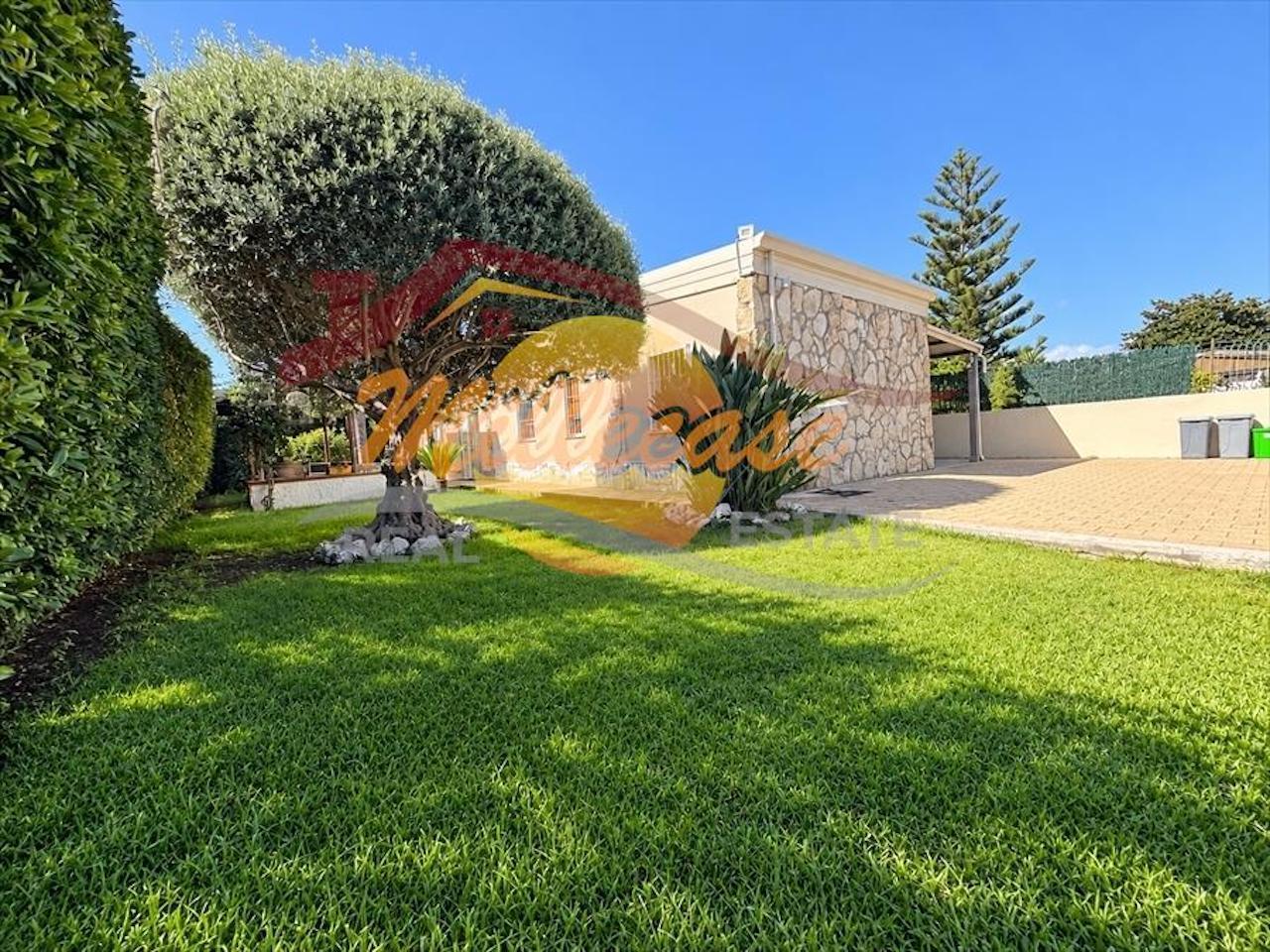 Villa con giardino in via giacomo bove, Siracusa